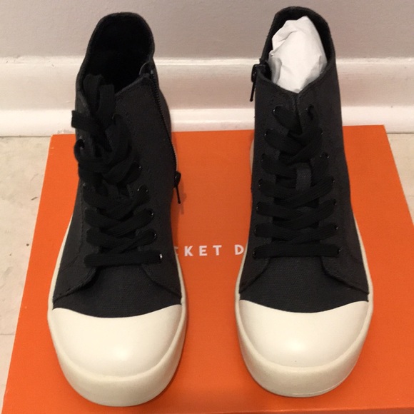 ROCKET DOG Women’s Walt Orchard Canvas Sneaker. Size 7.5 Medium. NIB. Black. - Picture 10 of 12